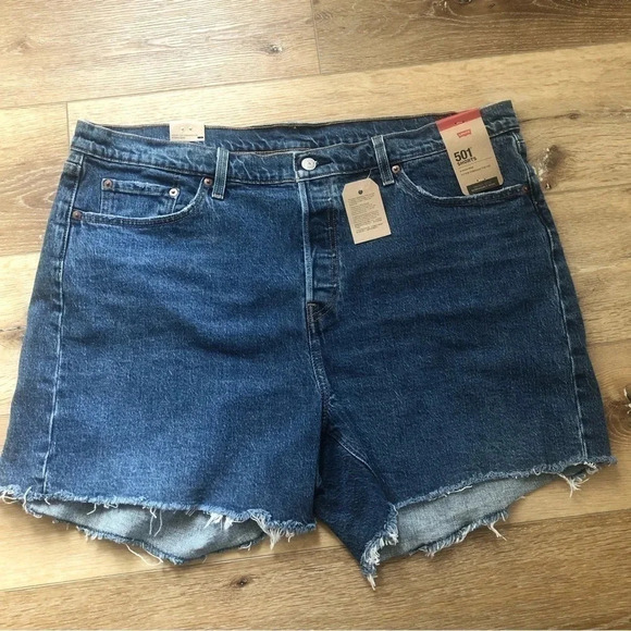 Levi's Salsa Mood Cut-Off Hem 501 Denim Shorts Medium Wash Size 18 & 22 NWT - Picture 2 of 7